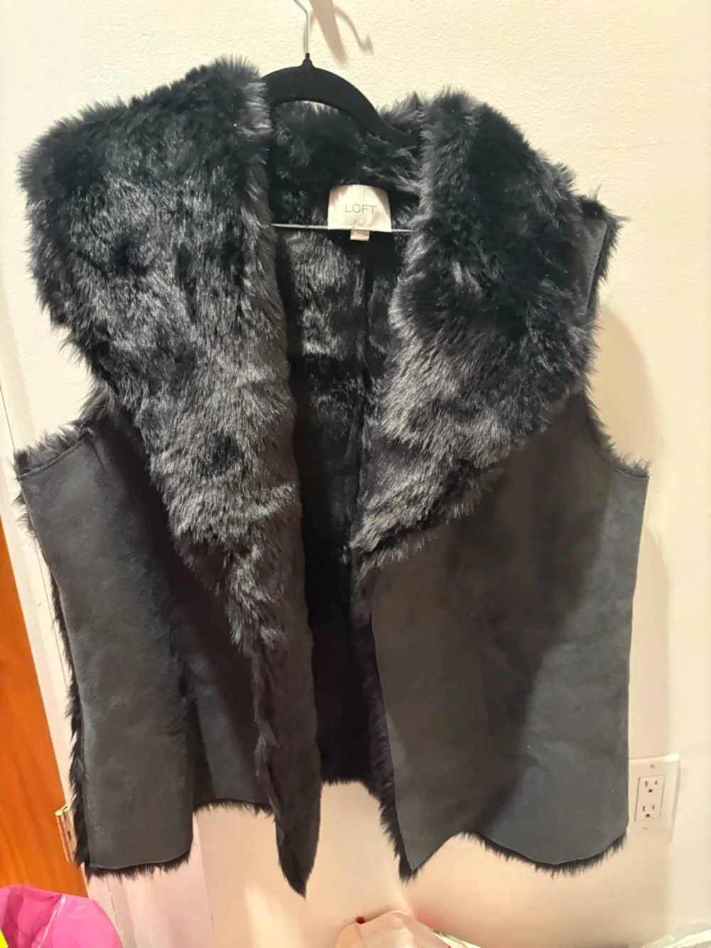 LOFT Black Faux Fur Trim Vest - Picture 3 of 5